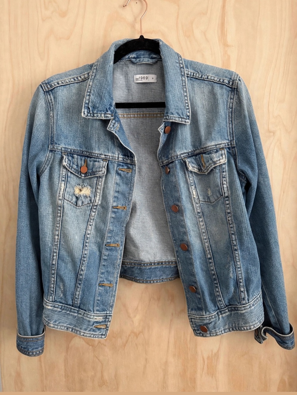 Gap Light Blue Denim Jacket - Classic Women's Jean Jacket